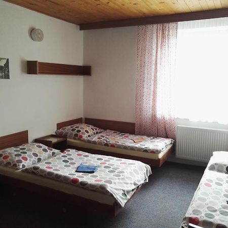 Penzion Tenis Подебрады Экстерьер фото