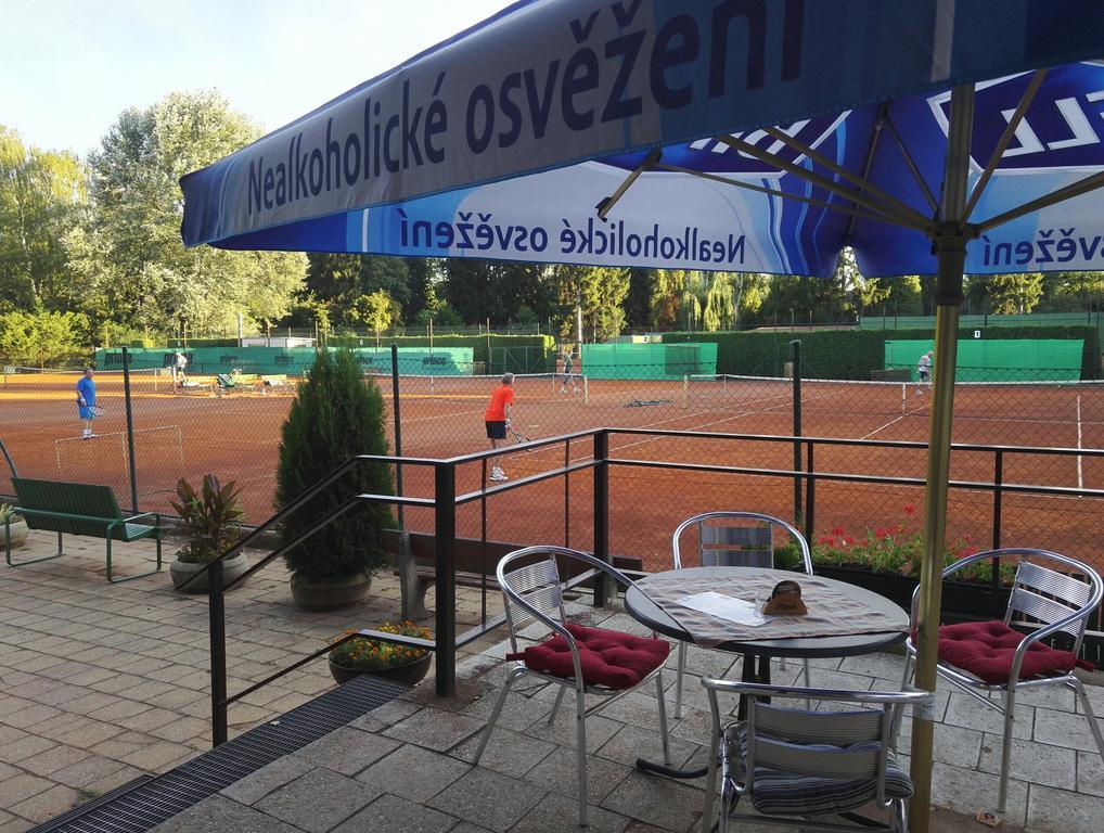 Penzion Tenis Подебрады Экстерьер фото