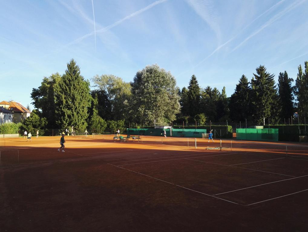 Penzion Tenis Подебрады Экстерьер фото