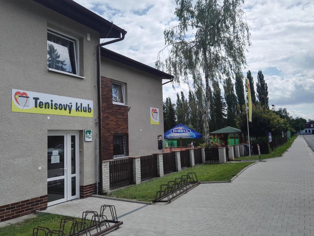 Penzion Tenis Подебрады Экстерьер фото